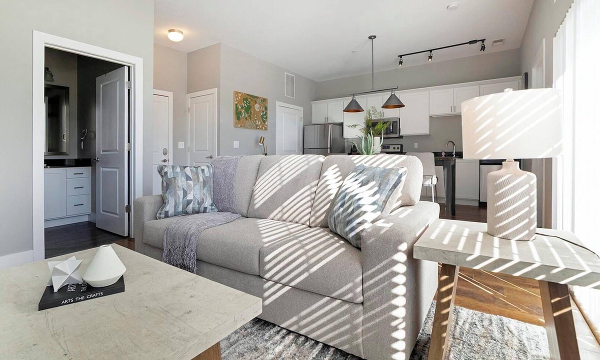 Weinland Park Apartment | Landing | Amazing 2BD, Courtyard, Gym