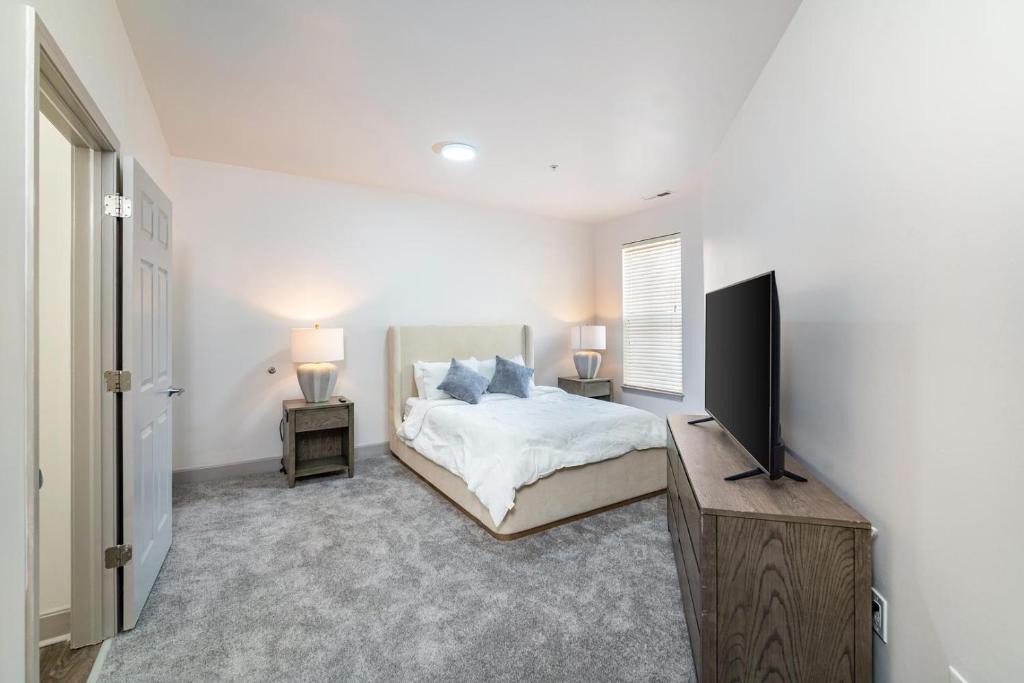 Corryville Apartment | Landing Amazing 2BD Gym Clubhouse