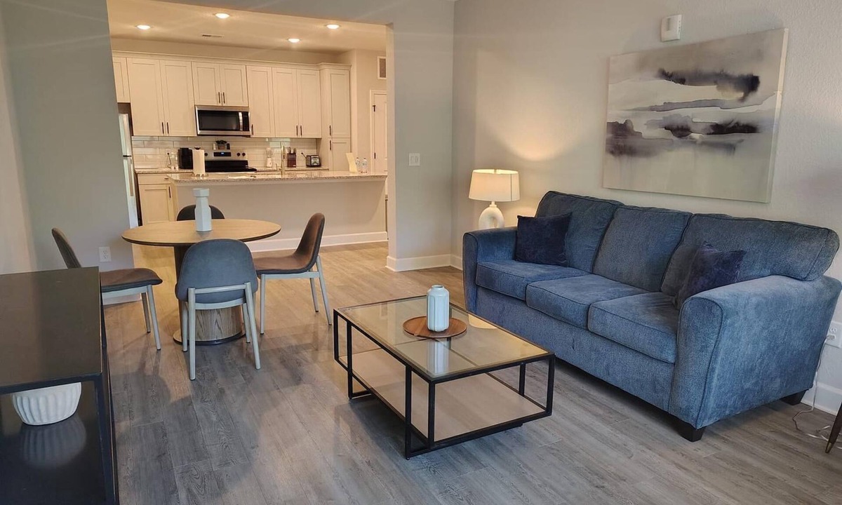 Newberry Apartment | Landing | Amazing 3BD, Pool, Gym