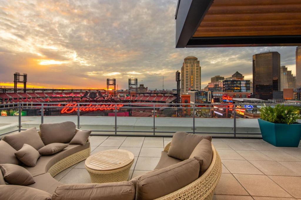 Downtown St. Louis Apartment | Landing Apartments - Ballpark Heights