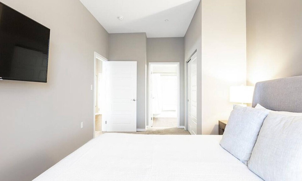 West Central Apartment | Landing at Cityscape Flats - 1 Bedroom in West Central