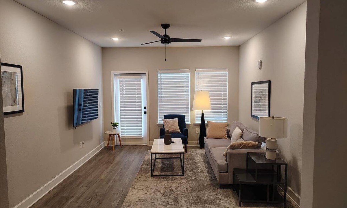 Newberry Apartment | Landing | Beautiful 2BD, Pool, Gym