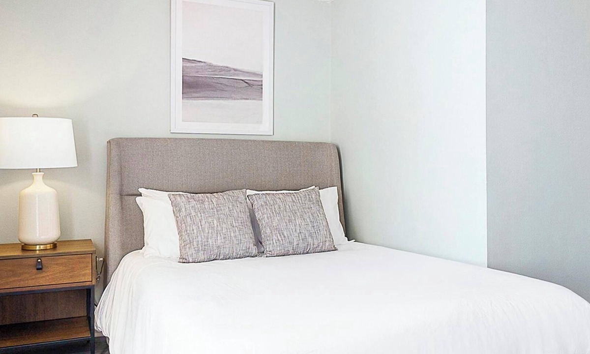 Fort Wayne Apartment | Landing | Beautiful Studio, Pool, Gym