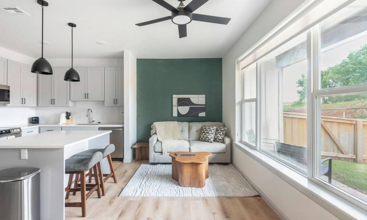 Edmond Apartment | Landing | Beautiful 2BD, Clubhouse, Pool