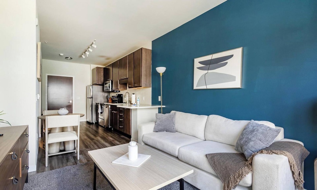 Milwaukee Apartment | Landing | Chic 1BD, Courtyard, Gym