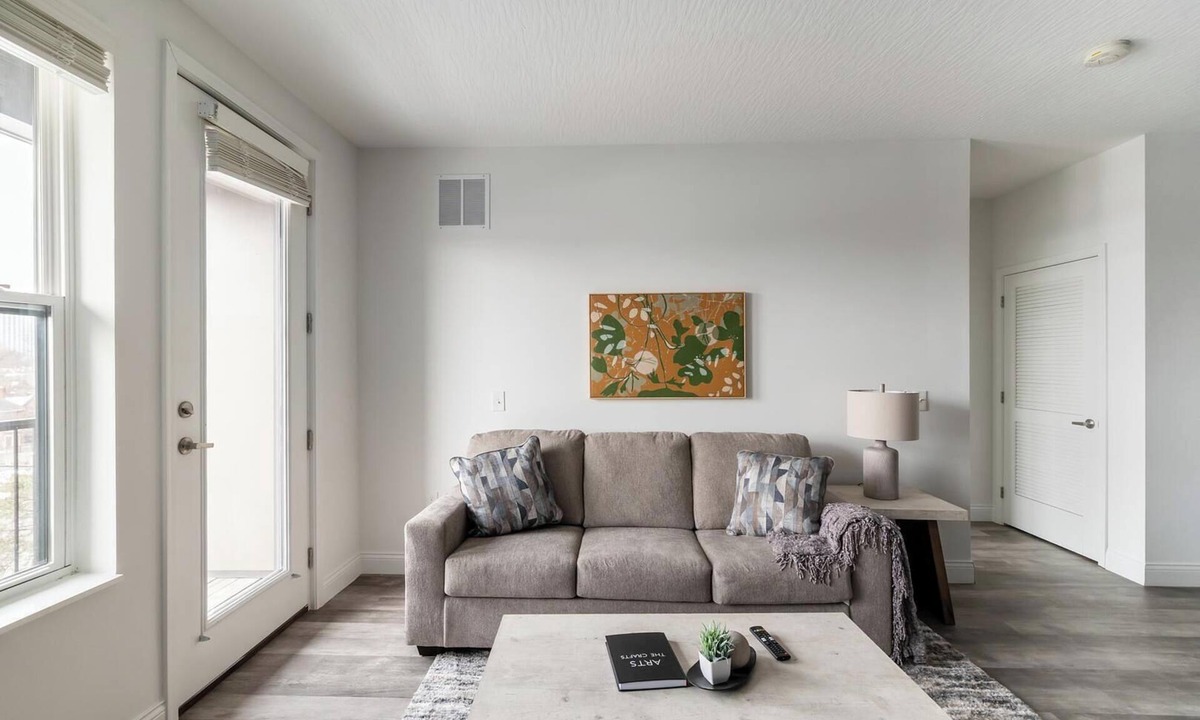Downtown Columbus Apartment | Landing | Chic 1BD, Gym