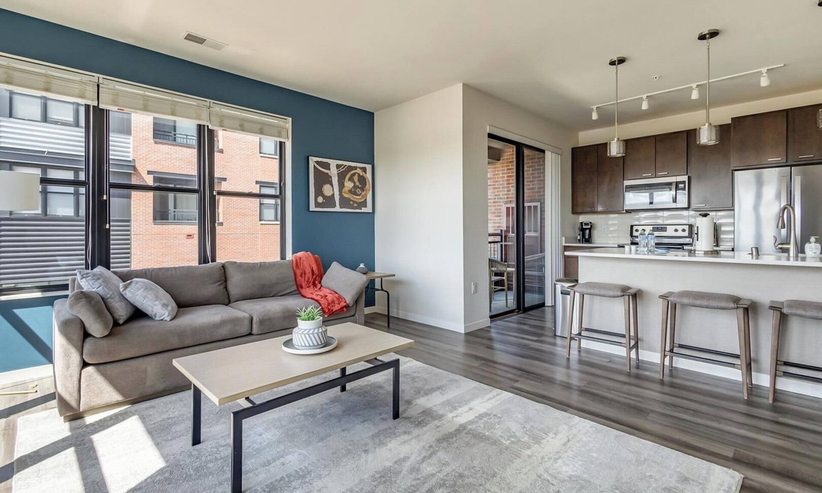Milwaukee Apartment | Landing | Chic 2BD, Clubhouse, Courtyard