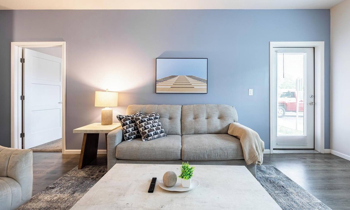 Greenwich Apartment | Landing | Chic 2BD, Gym, Courtyard
