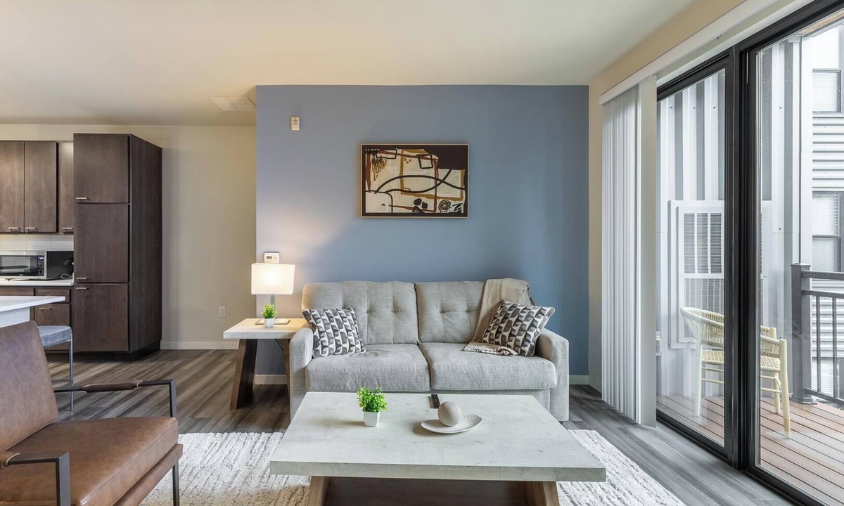 Milwaukee Apartment | Landing | Incredible 2BD, Gym, Courtyard