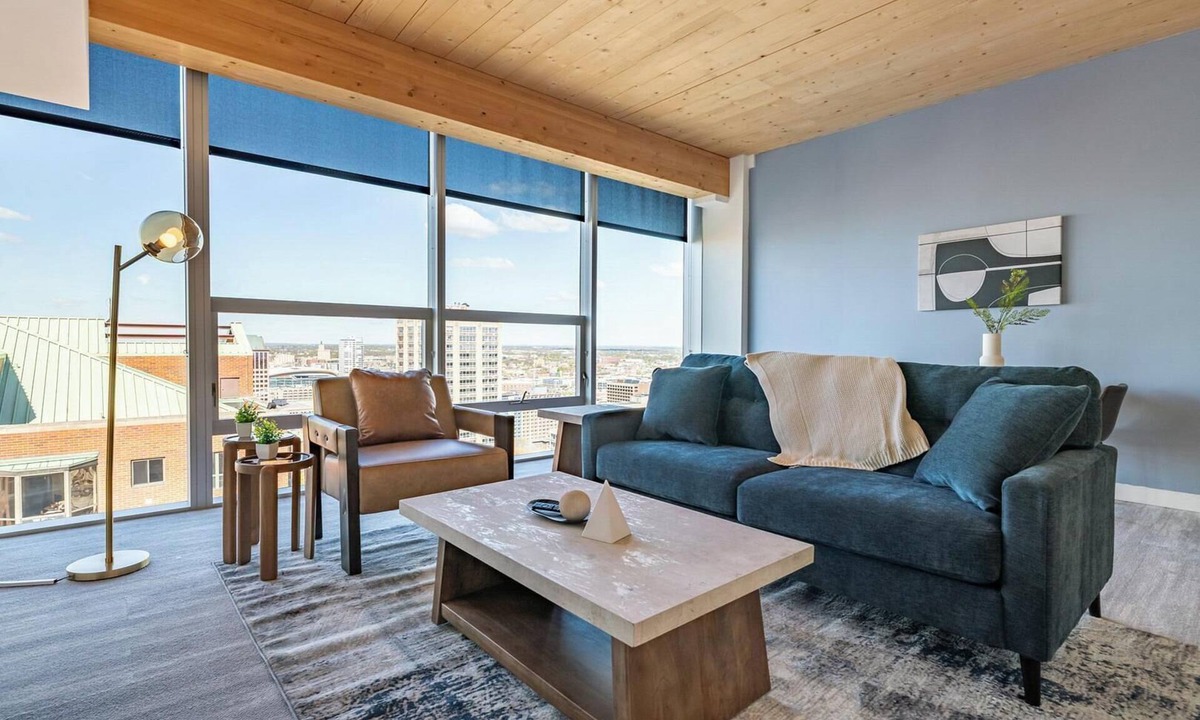 East Town Apartment | Landing | Modern 1BD, Gym, Pool