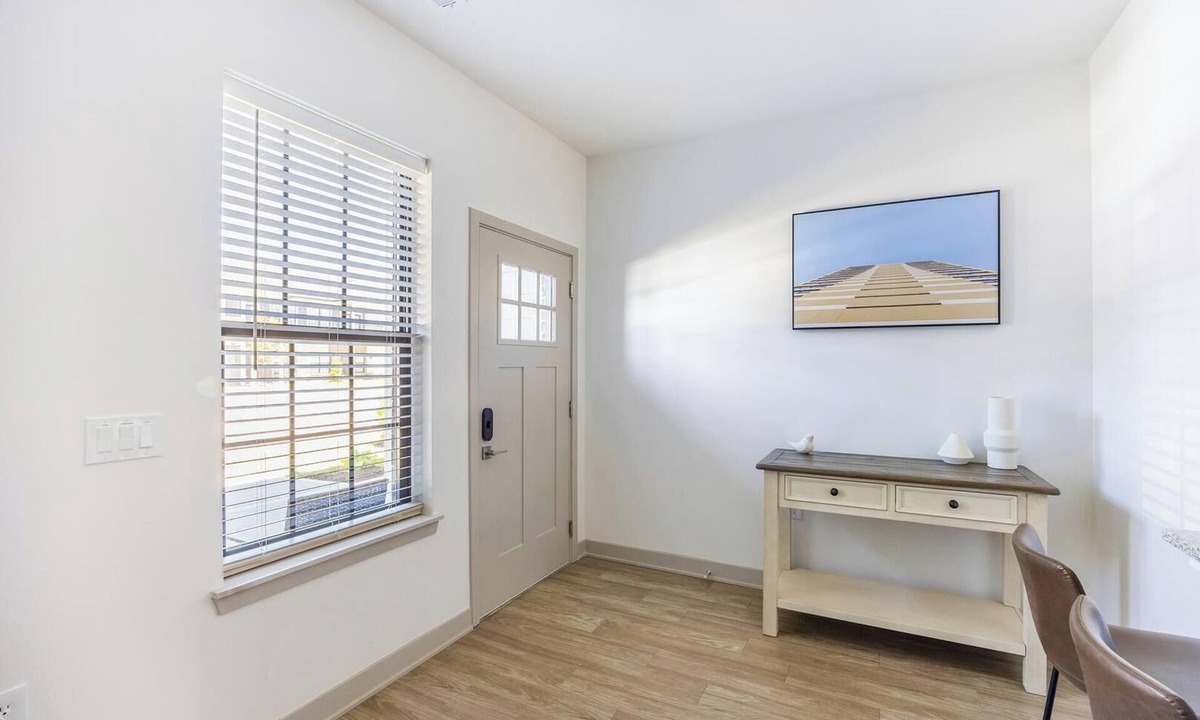 McCordsville Apartment | Landing | Modern 1BD, Gym, Clubhouse