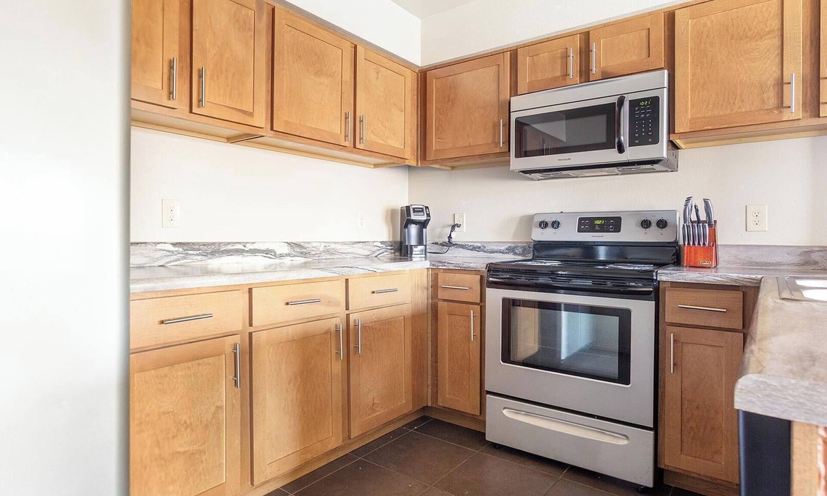 Jenks Apartment | Landing | Modern 2BD, Clubhouse, Pool