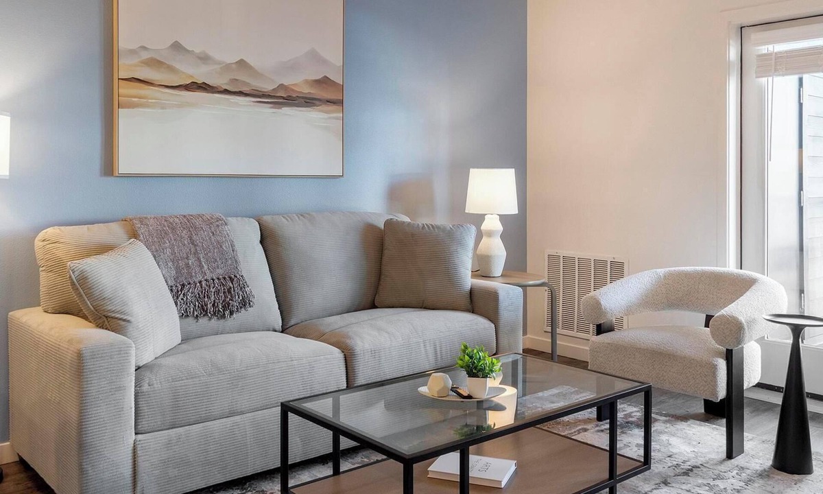 Northgate Apartment | Landing | Spectacular 1BD, Gym, Pool
