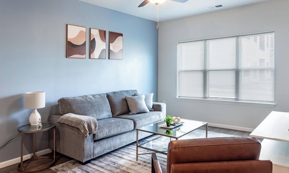 Greenwich Apartment | Landing | Spectacular 2BD, Gym, Courtyard