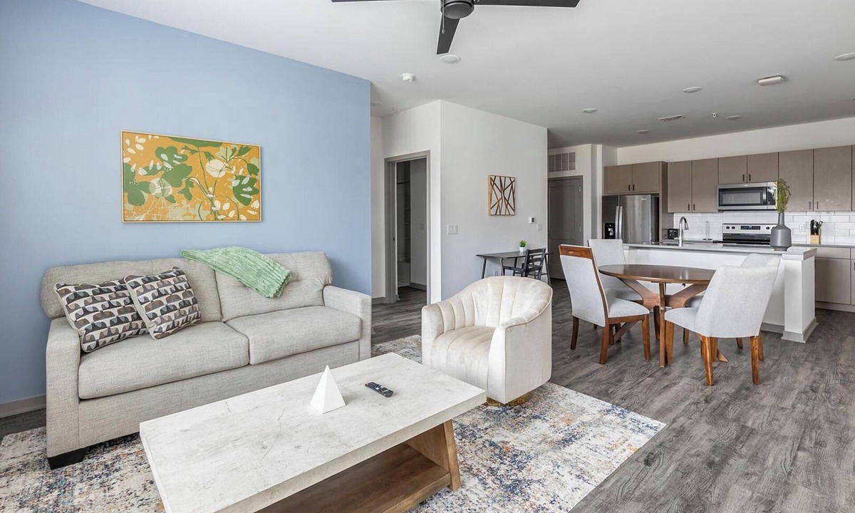 Coraopolis Apartment | Landing | Stunning 2BD, Courtyard, Gym