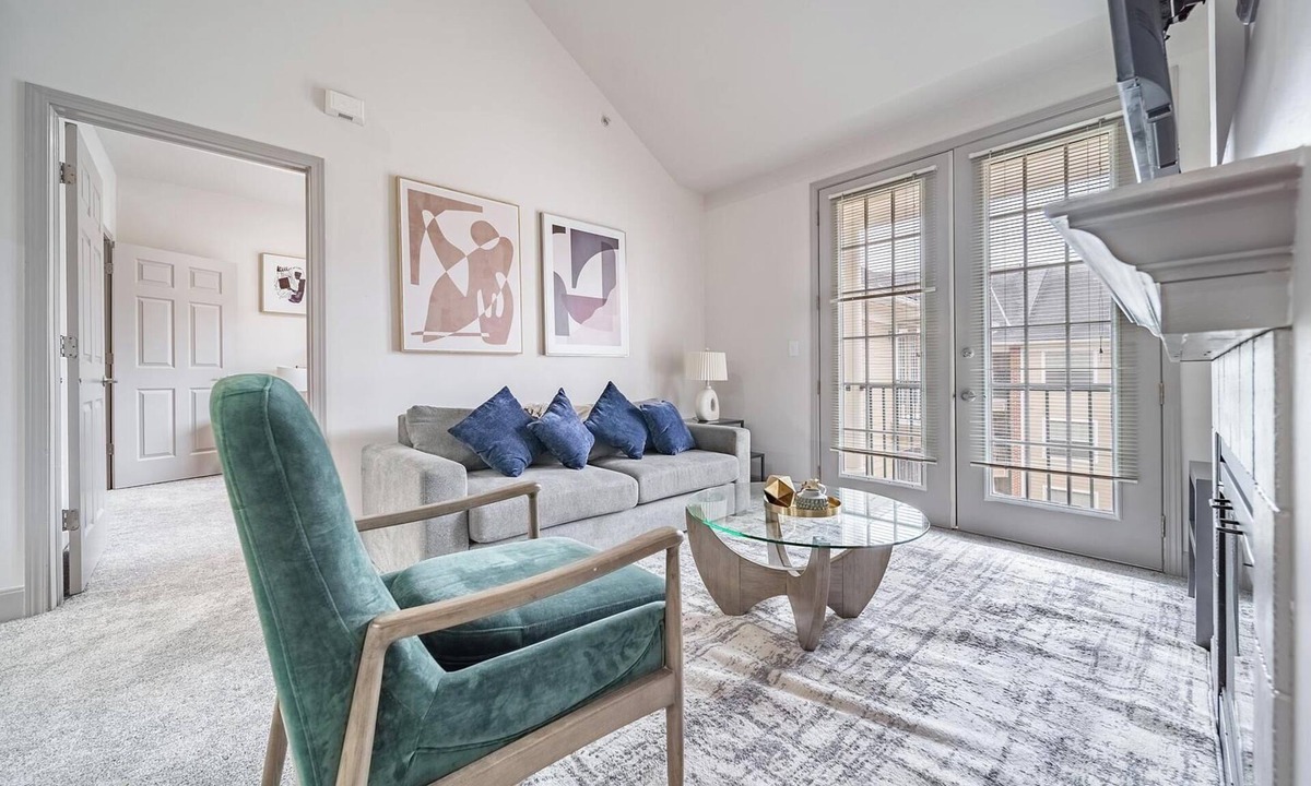 Corryville Apartment | Landing | Stylish 2BD, Gym, Clubhouse