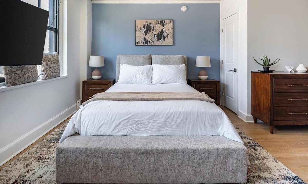 Financial District Apartment | Landing | Stylish Studio, Pool, Game Room