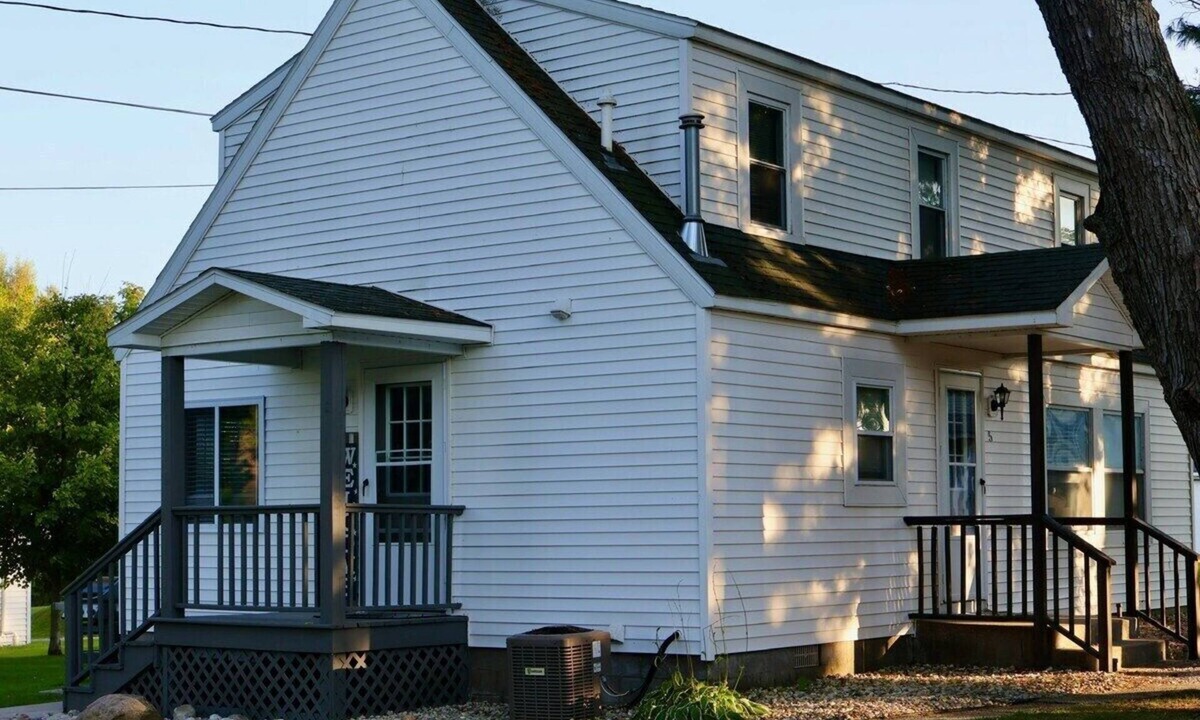 Indian River Apartment | Large 4BR Lodge | Sleeps 12+