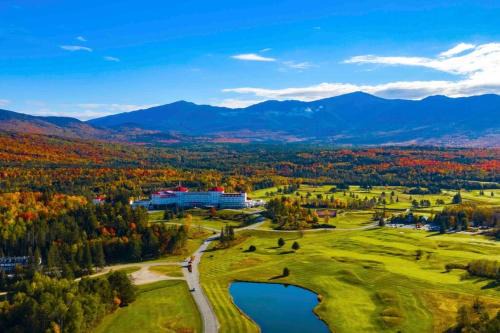 Carroll House | Large 5 bedroom Bretton Woods Townhome 1 gig WiFi