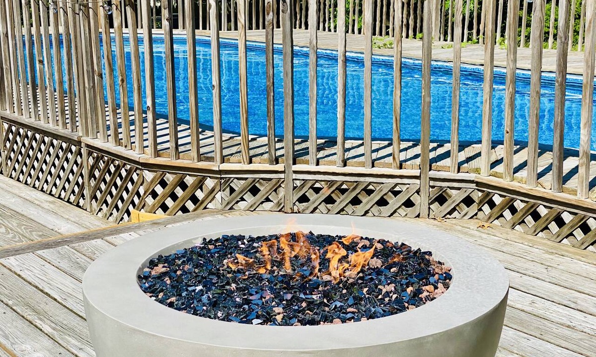 Brewster House | Last-min Aug opening! Previously booked week now available. 5BR Heated Pool, A/C