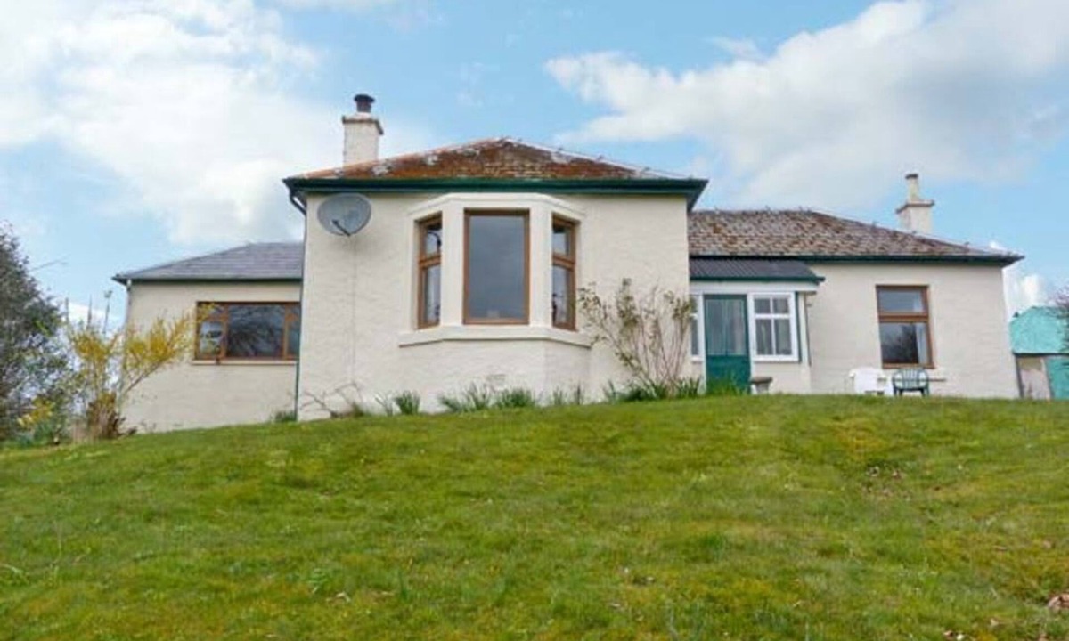 Banavie House | Laxdale Cottage, Corpach