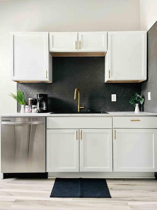 Evansville Apartment | Leaning House of Haynie