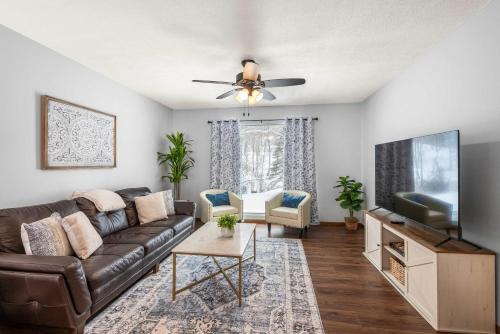 Burlington House | Legacy Farm Retreat Cozy Stay