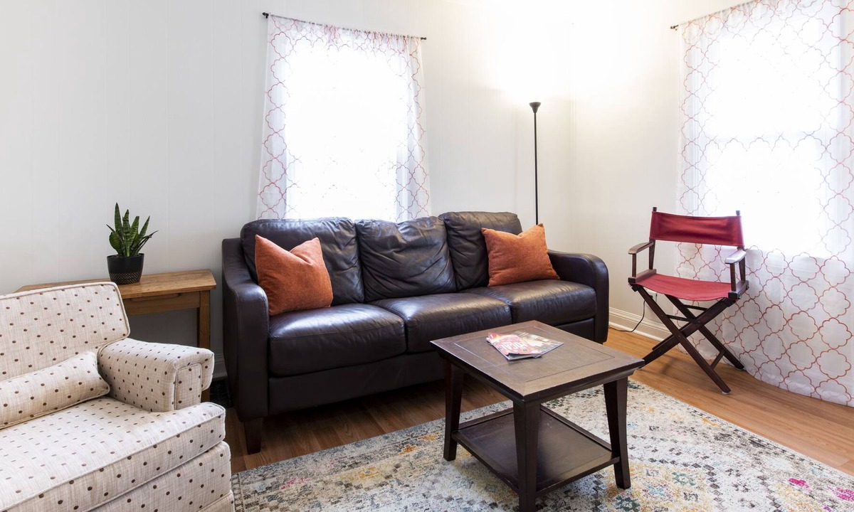 Jacobs House | Less than 1.5 miles to Churchill Downs!