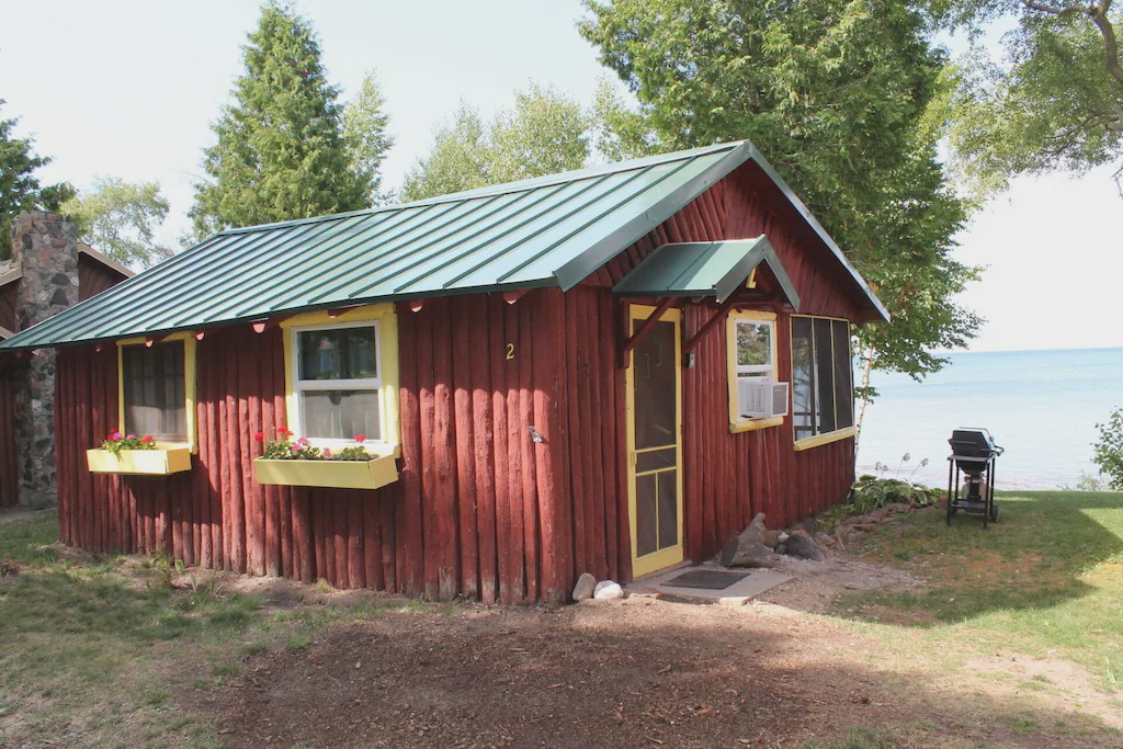 Port Hope Cabin | Lightkeepers Vintage Cabin 2