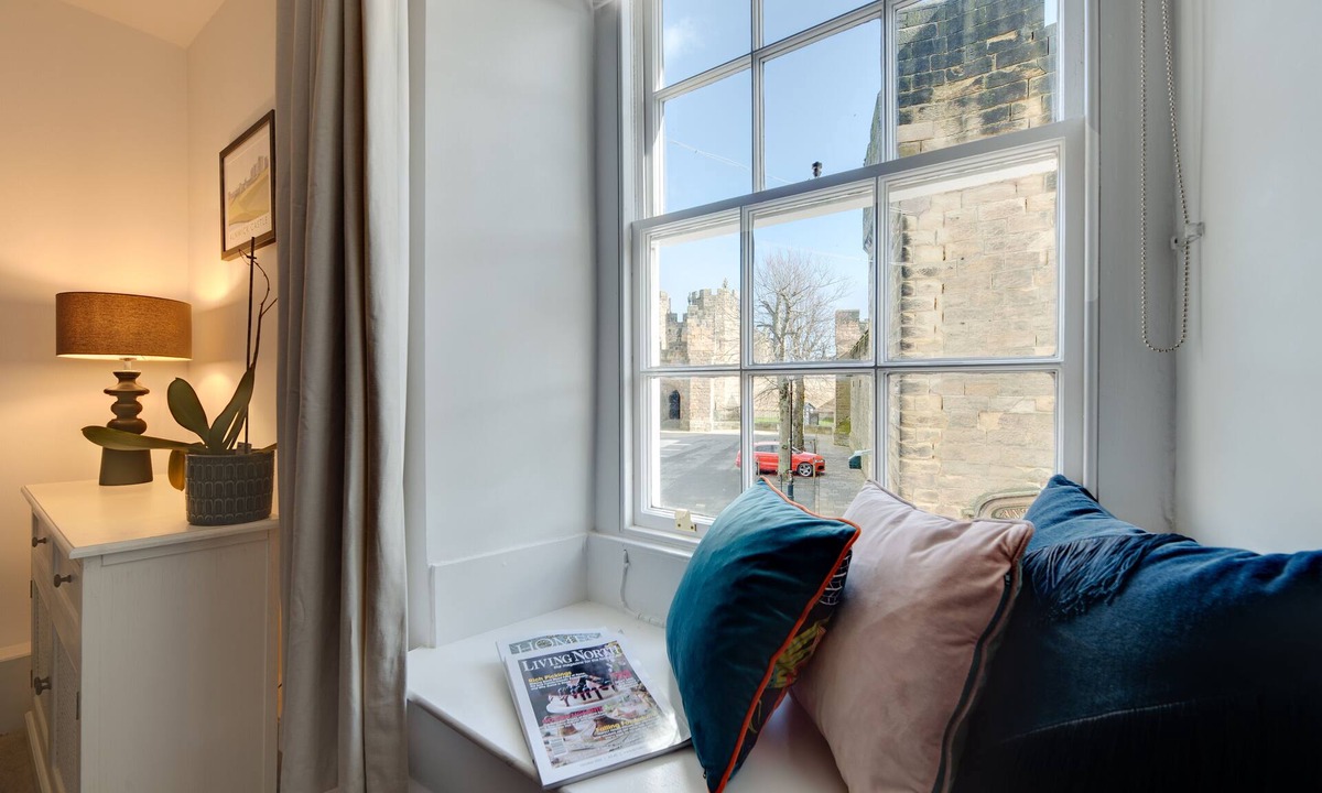 South Charlton Apartment | Lionsgate View, luxury apartment right opposite Alnwick Castle