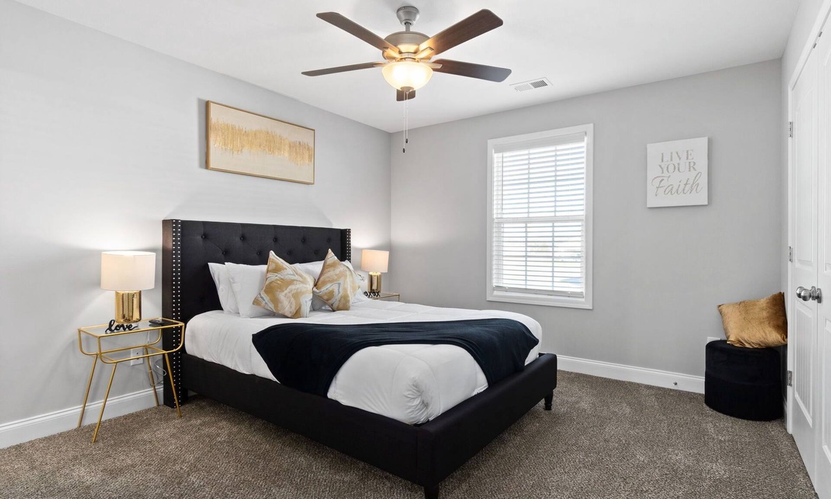 Clarksville Condo | Little cupid heart