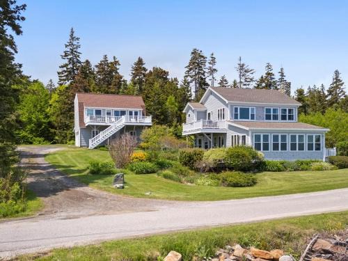 Port Clyde House | Little White Caps, quaint Maine cottage