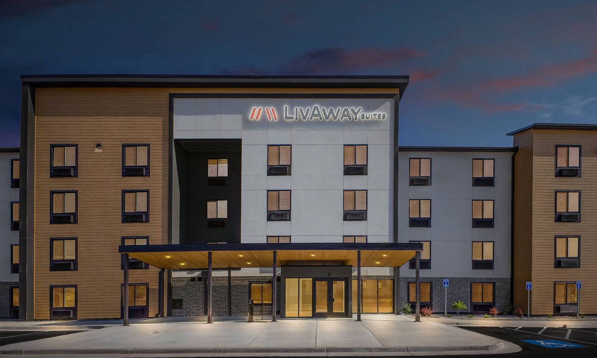 Scarborough Hotel | LivAway Suites Portland-Scarborough