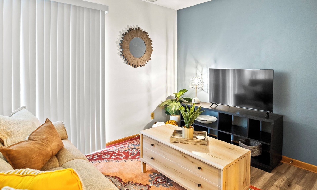 Newark Apartment | Local Discounts!- Convenient Home Away from Home