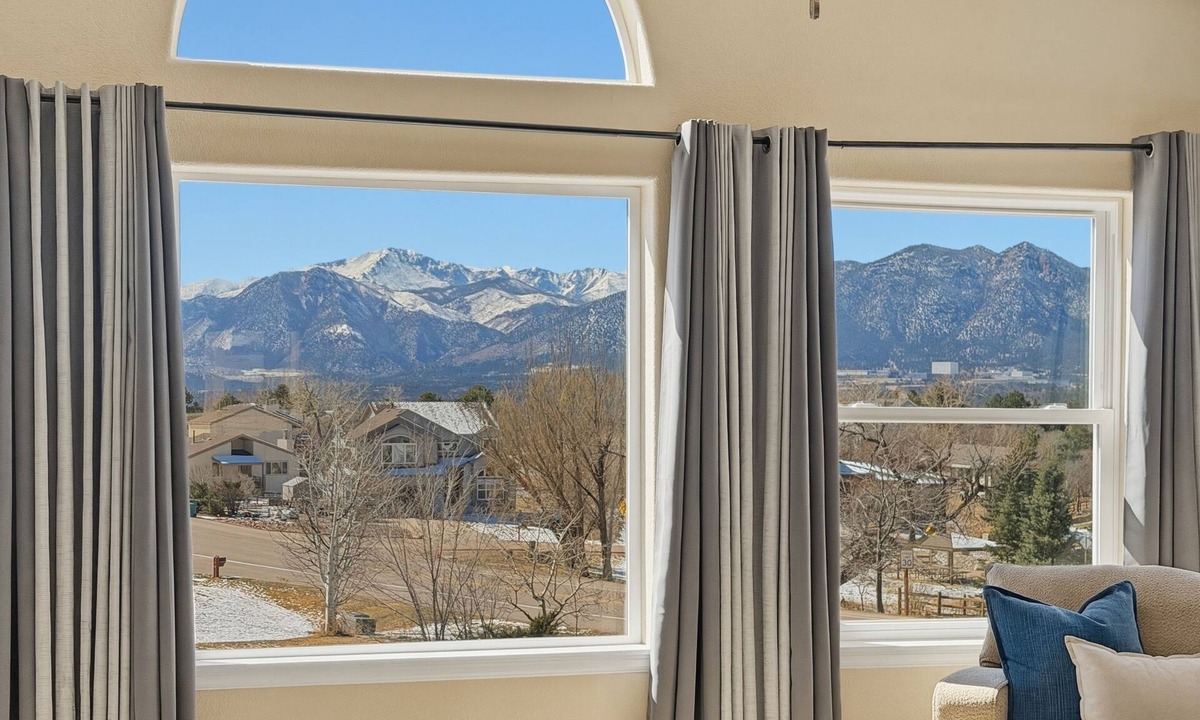 Gleneagle House | Located just 10 minutes from the Air Force Academy and with a breathtaking view of the mountains; Rampart Vista is sure to wow you! Spend your day enjoying a USAFA event and end it with the family enjoying a game in our open concept living area.
