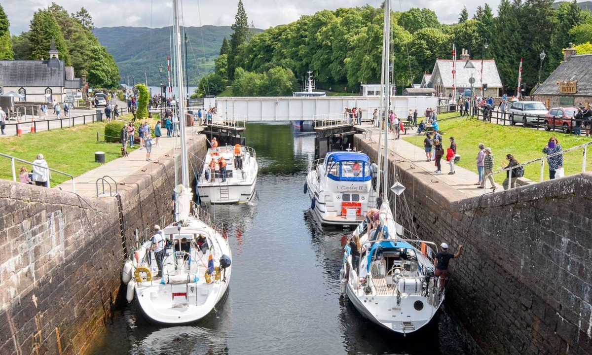 Fort Augustus Hotel | Loch Ness Gate House