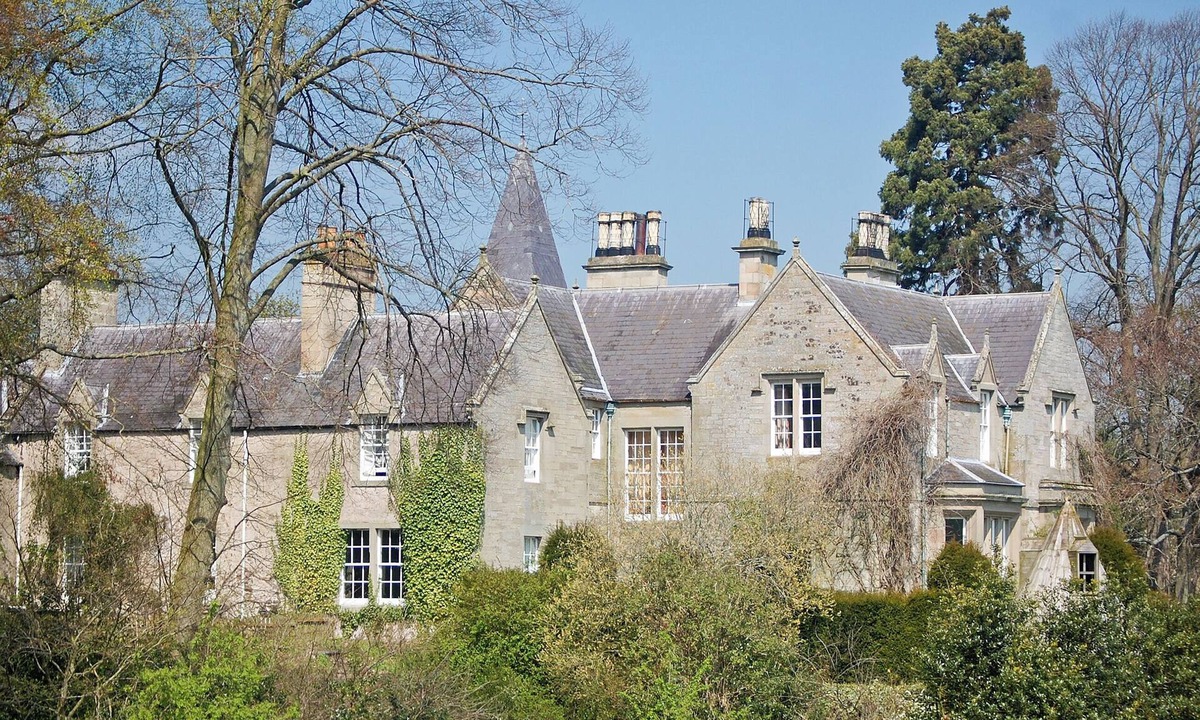 Kelso Cottage | Lochside Garden House - S4484