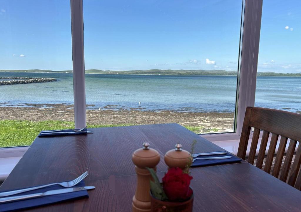 Bowmore Hotel | Lochside Hotel