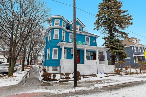 Detroit Apartment | Loft w Fenced Yard Pet-Friendly Near Downtown