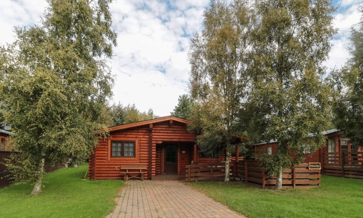 Morpeth House | Log Cabin near to Felton. WiFi