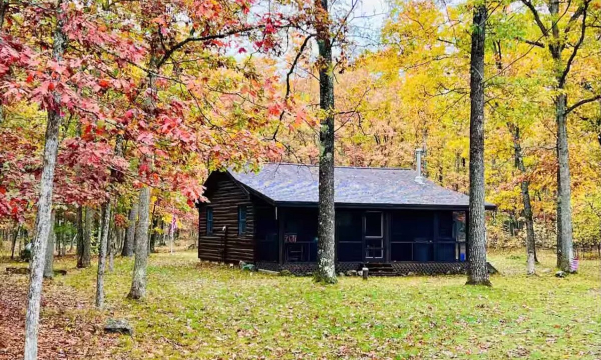 Baldwin Cabin | Log Cabin “Northern Star”. Entire cabin in Baldwin, Michigan.