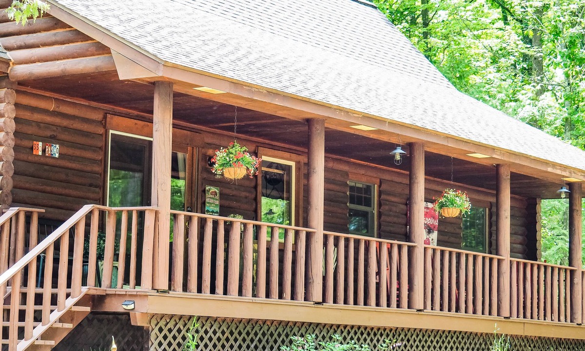 Mayfield House | Log Cabin Oasis 10 Acres+Lake Access. Pet Friendly!
