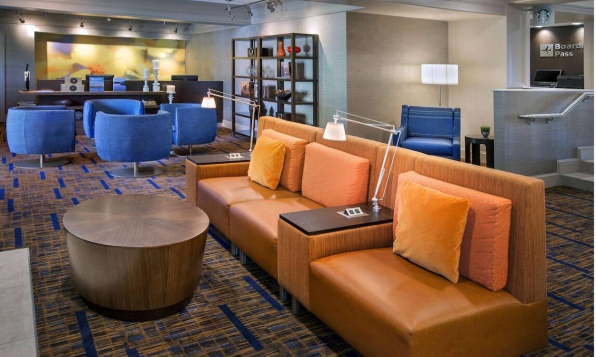 Woburn House | Look No More! FREE Parking, Pets Allowed, Close to USS Constitution Museum!