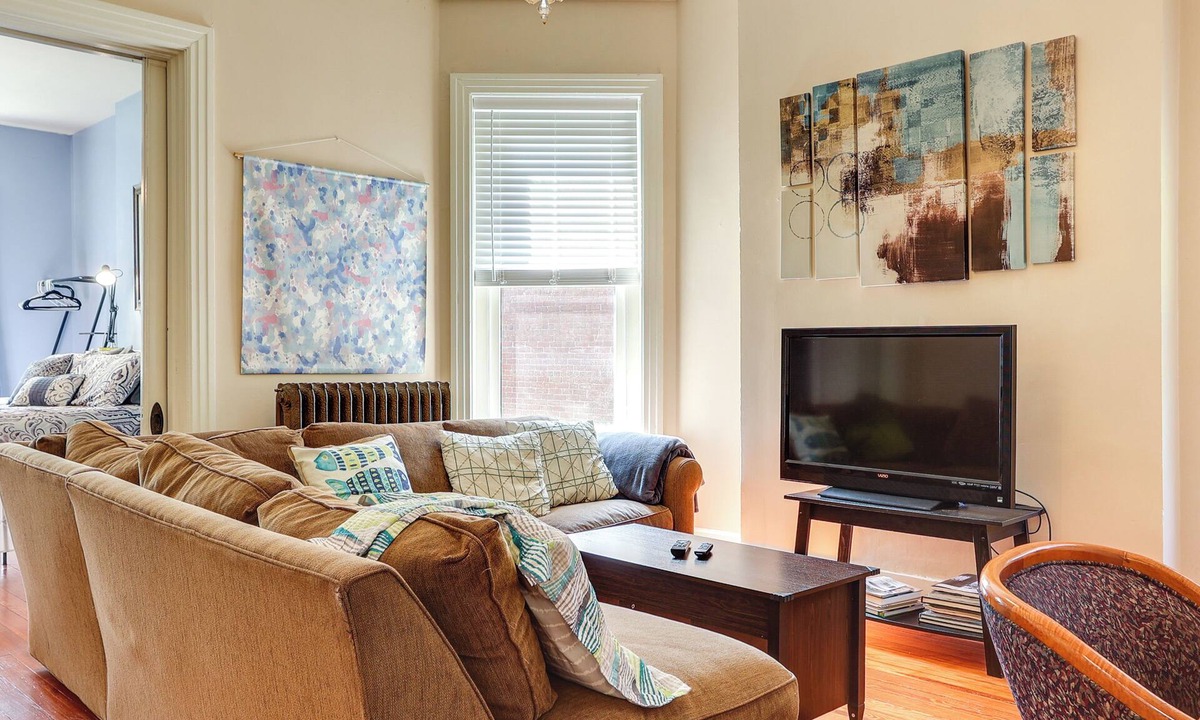 Old Louisville Apartment | Louisville Vacation Rental 2 Mi to Churchill Downs