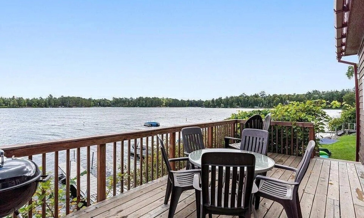 Longville Cabin | Lovely 3-bedroom cabin with AC in cool Longville