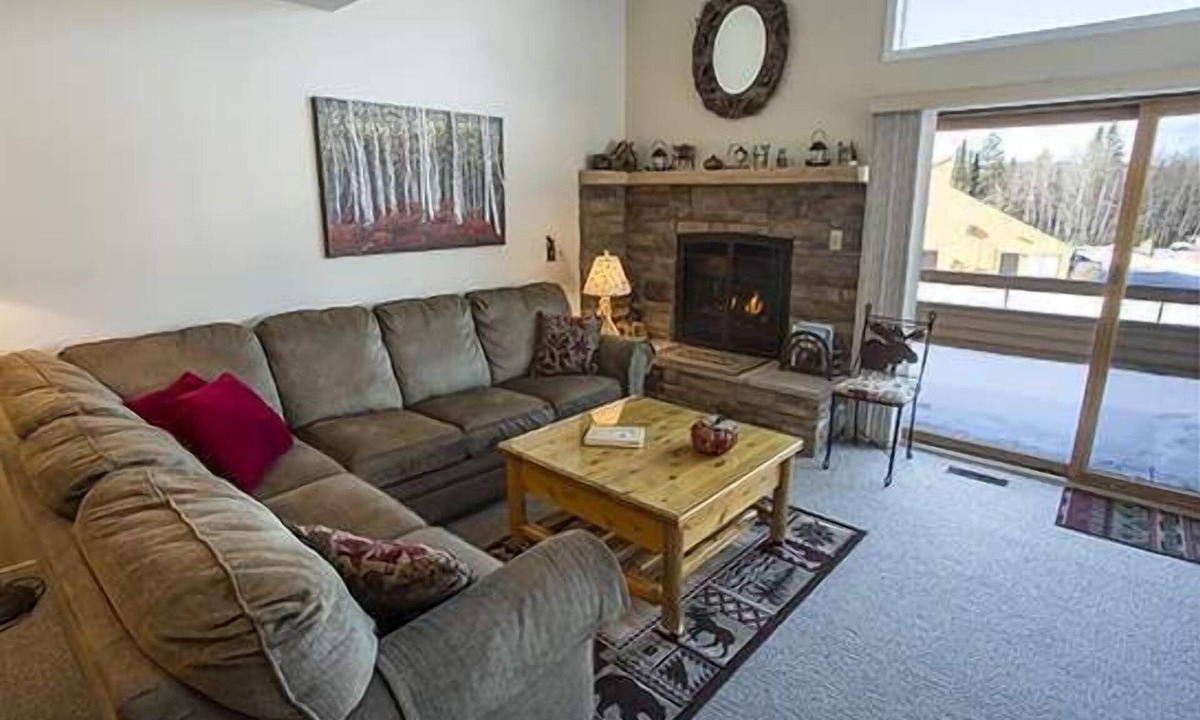 Harbor Springs Condo | Lovely 3 Bedroom Loft Trout Creek Condo #22. Walk to Fitness Center, Indoor Pool, Pickleball