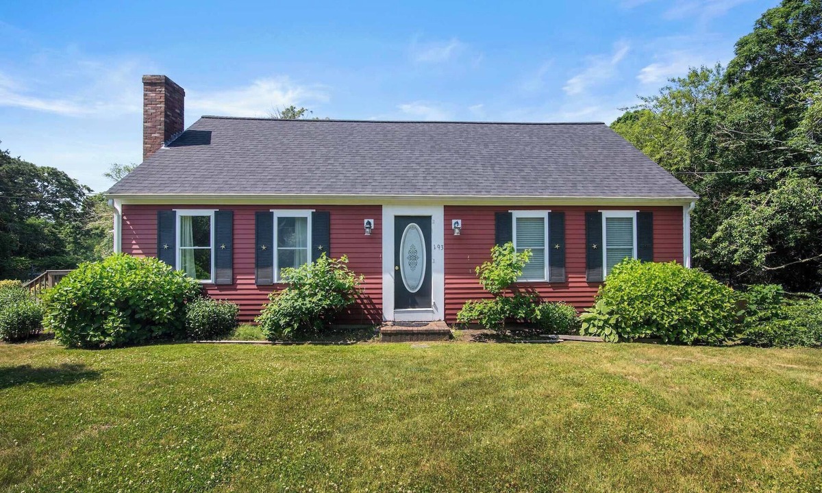 West Chatham House | Lovely Home Near Bike Path Dog Welcome!