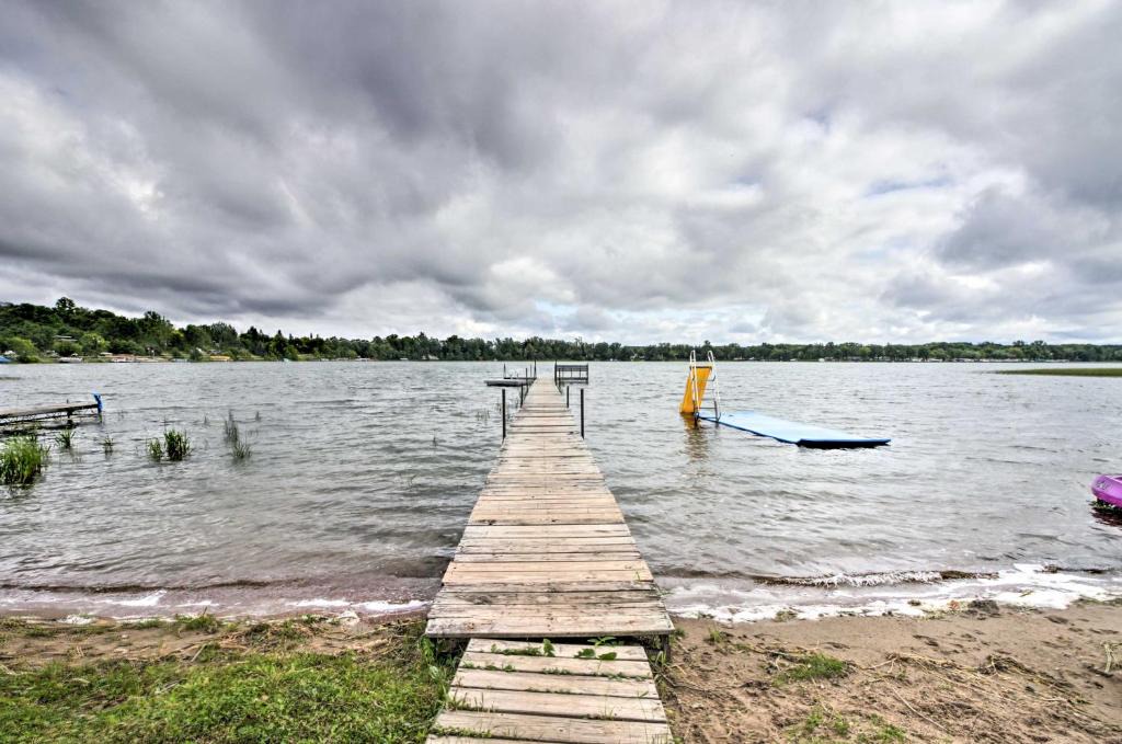 Dent House | Lovely Lake Cabin: Boat Rentals & On-Site Bar