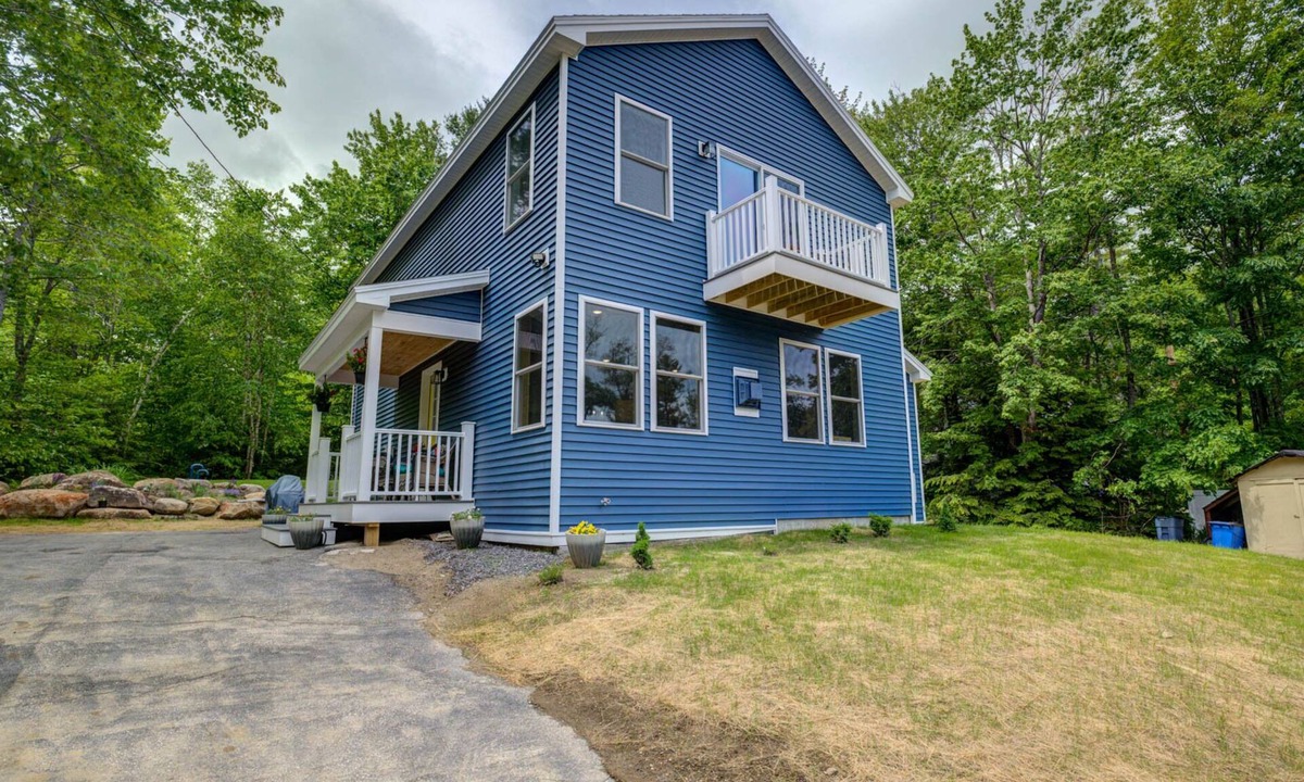 Standish House | LOVELY, LUXURY, NEW BIG SEBAGO HOUSE, WATER ACCESS, INCLUDES DOCK & MOORING