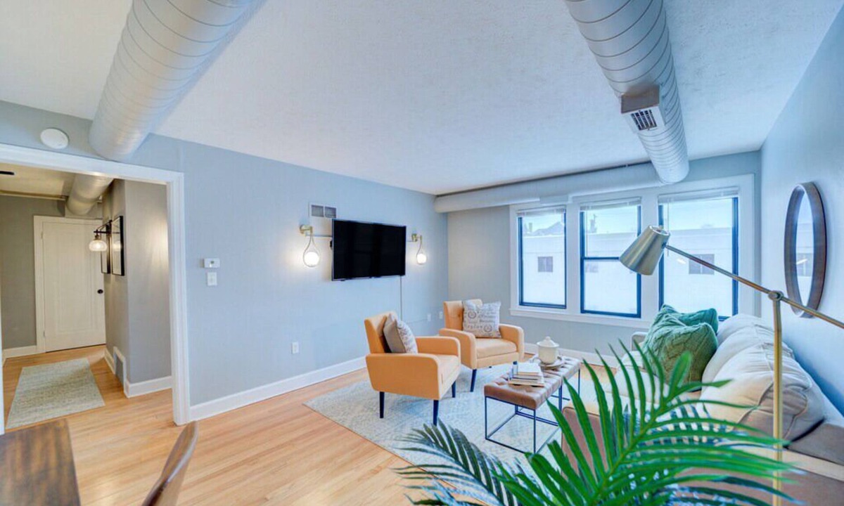 Beachwood-Bluffton Apartment | Lovely Mid-Century Modern - Apt B